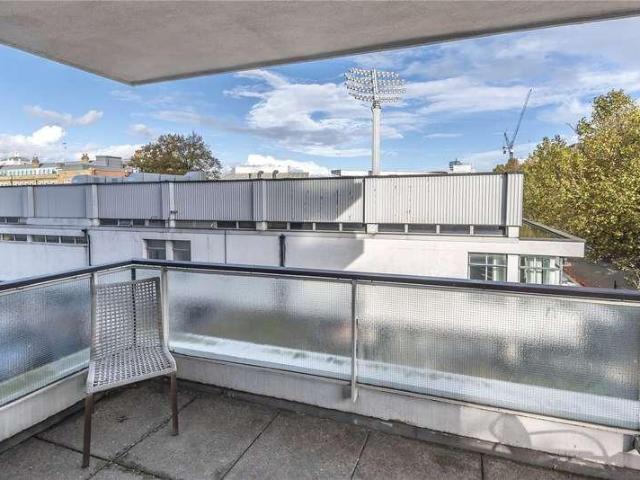 3 bed flat for sale