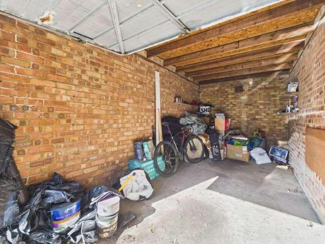 3 bed flat for sale