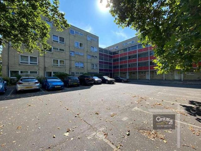 3 bed flat for sale