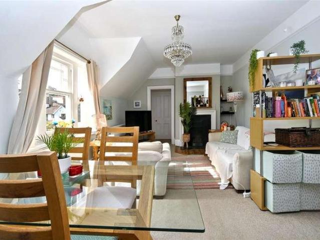 3 bed flat for sale