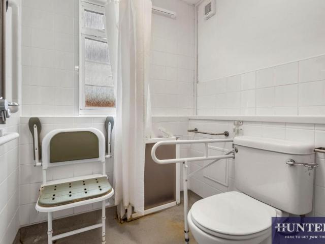 3 bed flat for sale