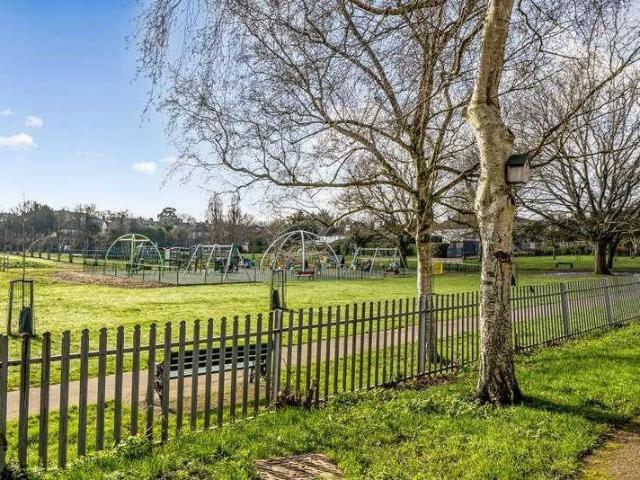 3 bed flat for sale