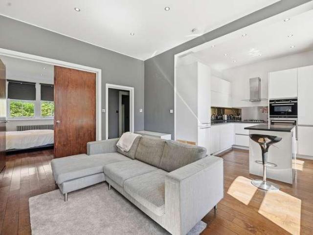 3 bed flat for sale