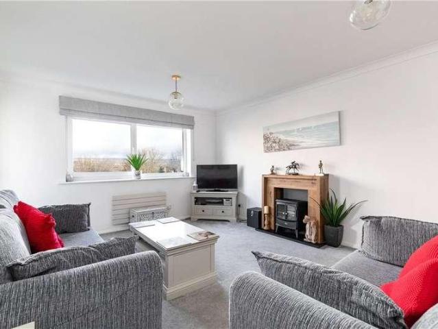 3 bed flat for sale