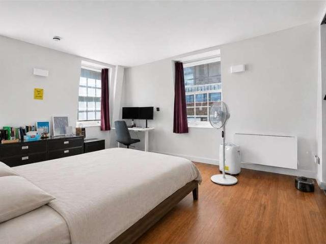 3 bed flat for sale