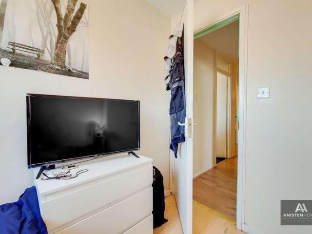 3 bed flat for sale
