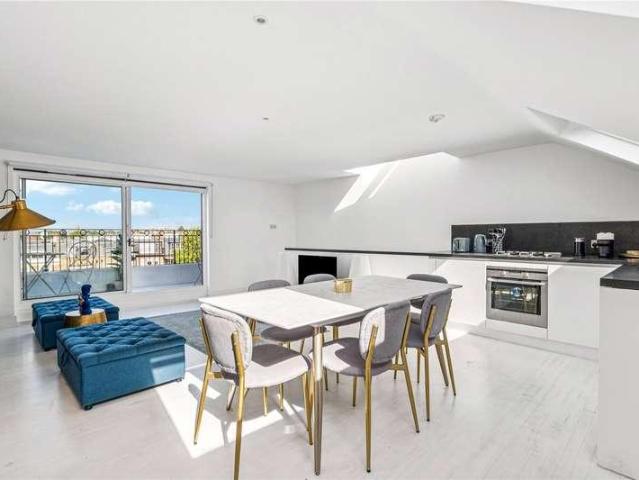 3 bed flat for sale
