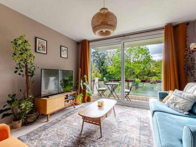 3 bed flat for sale