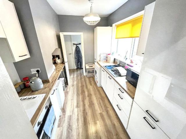 3 bed flat for sale