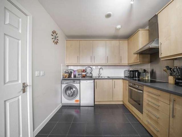 3 bed flat for sale