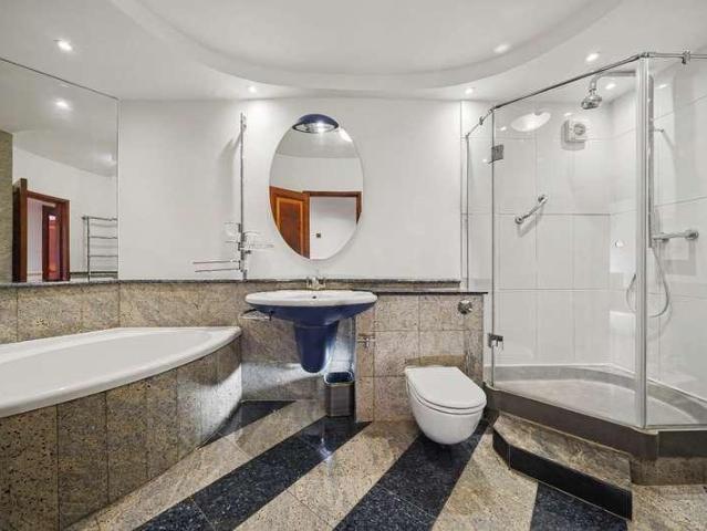 3 bed flat for sale