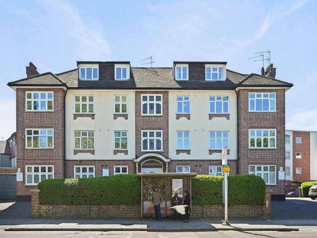 3 bed flat for sale