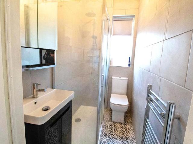 3 bed flat for sale