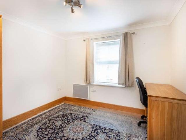 3 bed flat for sale