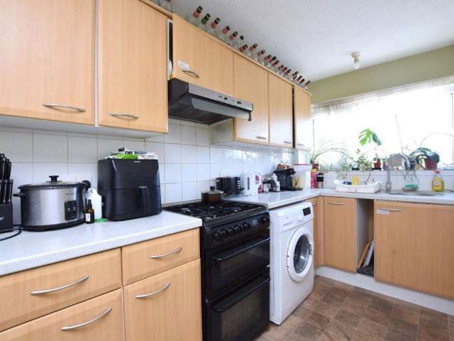 3 bed flat for sale