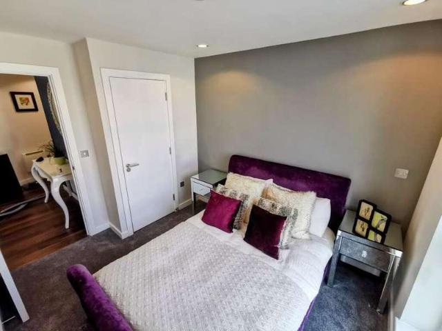 3 bed flat for sale