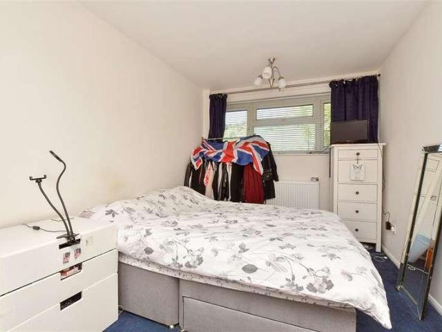 3 bed flat for sale