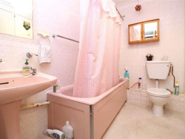 3 bed flat for sale