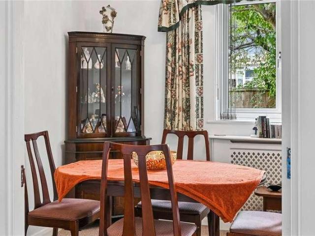 3 bed flat for sale