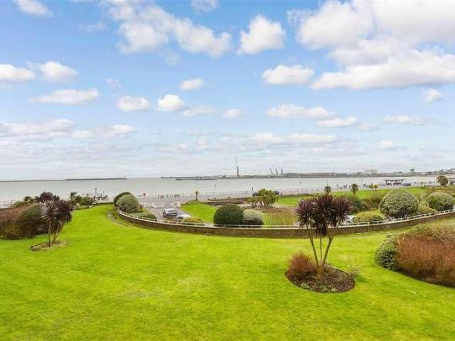 3 bed flat for sale
