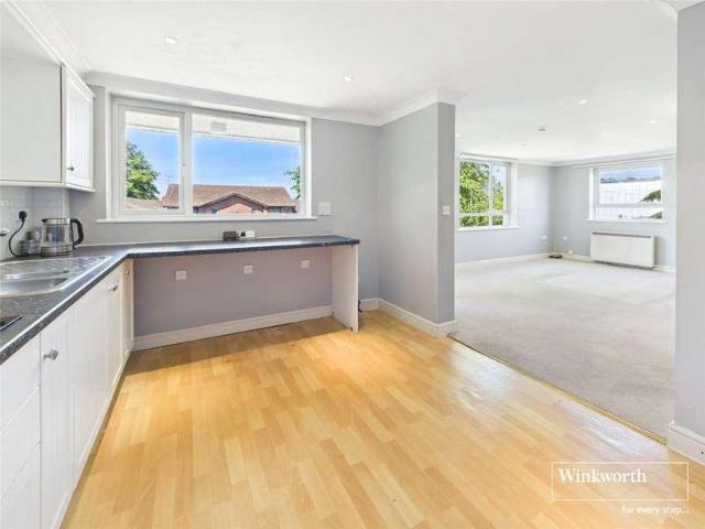 3 bed flat for sale