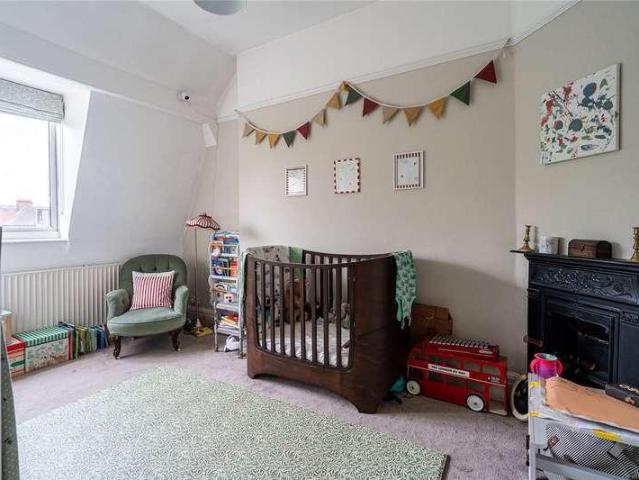 3 bed flat for sale