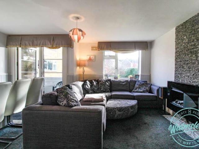 3 bed flat for sale