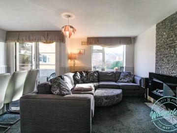 3 bed flat for sale