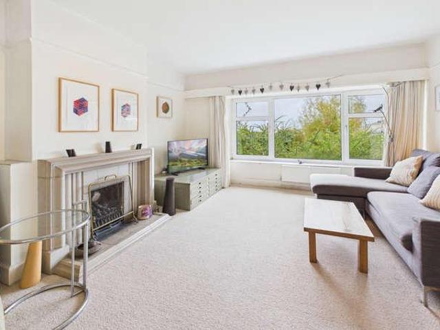 3 bed flat for sale