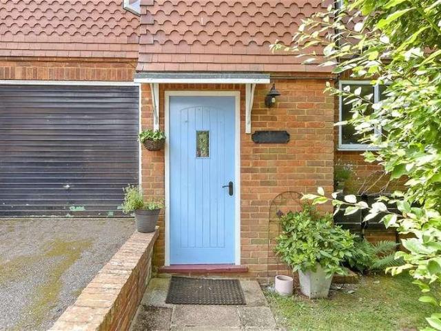 3 bed flat for sale