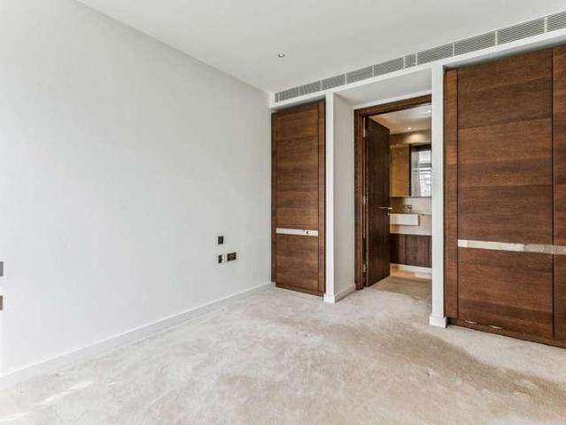 3 bed flat for sale
