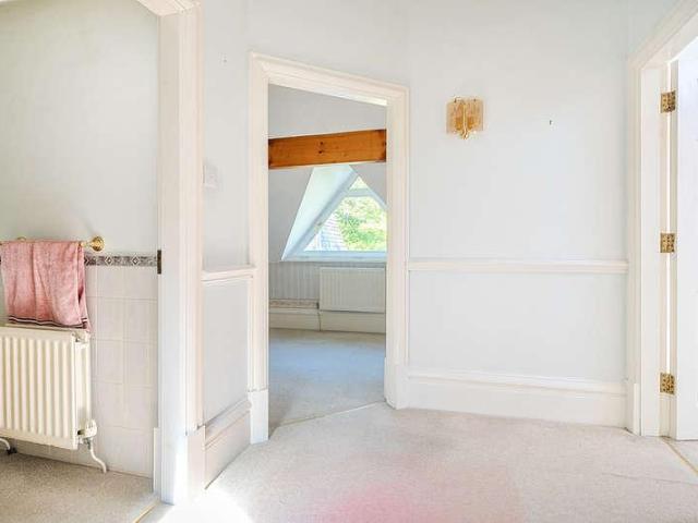 3 bed flat for sale