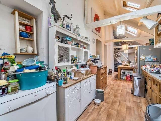 3 bed flat for sale