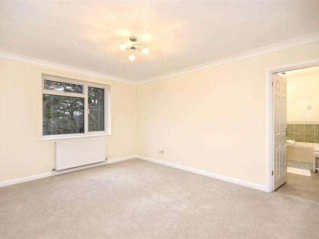 3 bed flat for sale