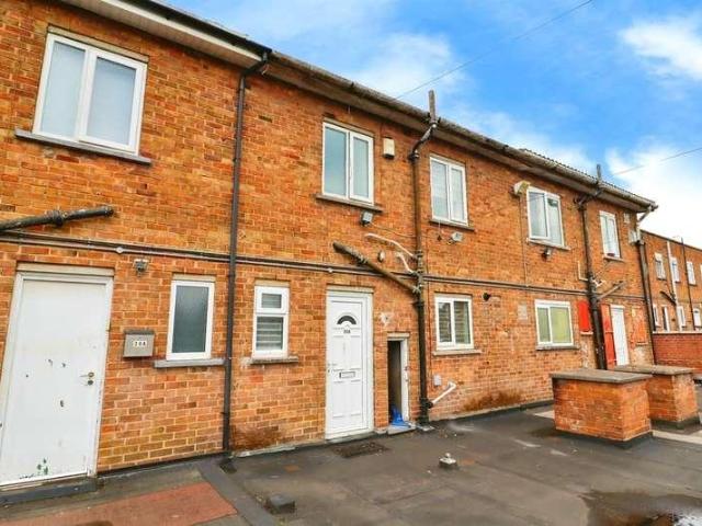 3 bed flat for sale