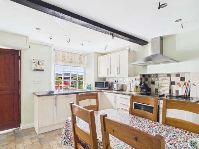 3 bed flat for sale