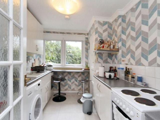 3 bed flat for sale