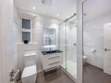 3 bed flat for sale