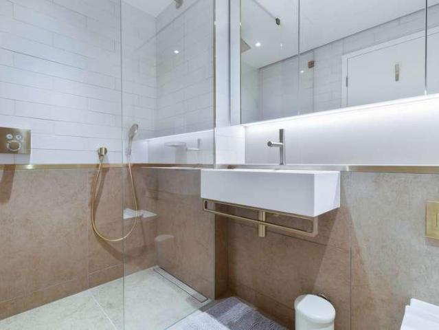 3 bed flat for sale