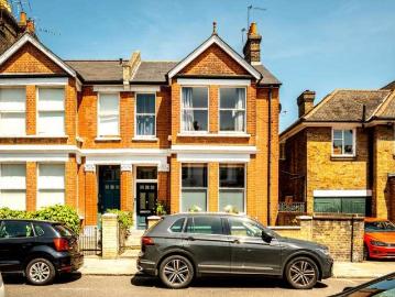 3 bed flat for sale