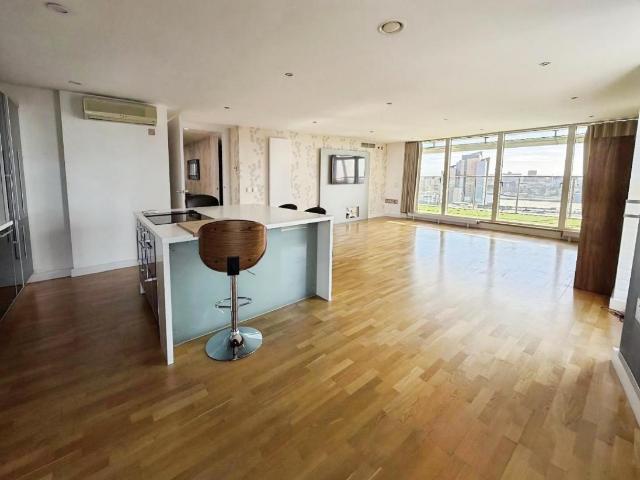 3 bed flat for sale