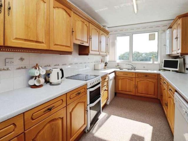 3 bed flat for sale