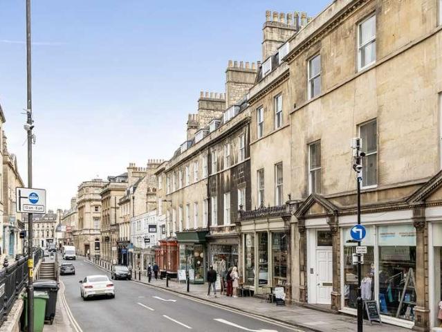 3 bed flat for sale