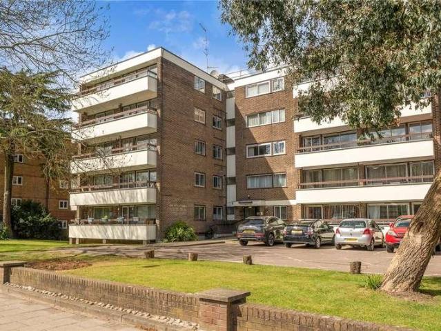 3 bed flat for sale