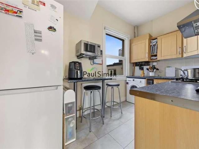 3 bed flat for sale