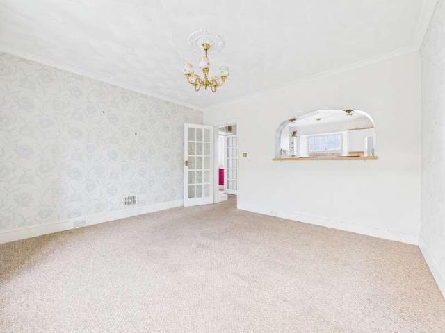 3 bed flat for sale