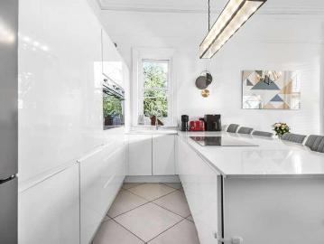 3 bed flat for sale
