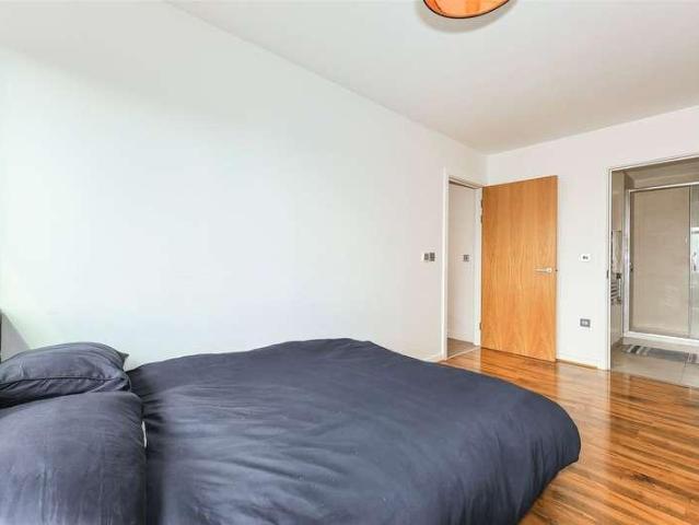 3 bed flat for sale