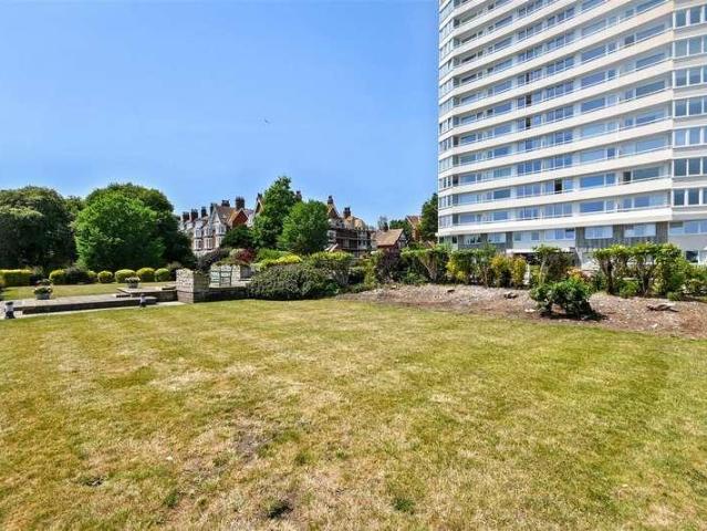 3 bed flat for sale