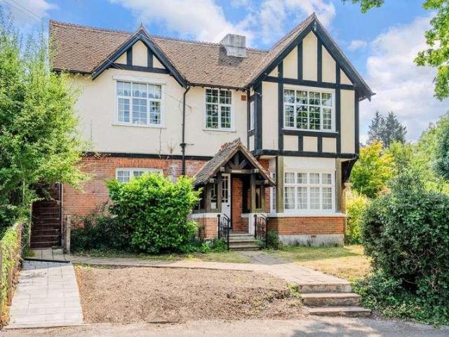 3 bed flat for sale